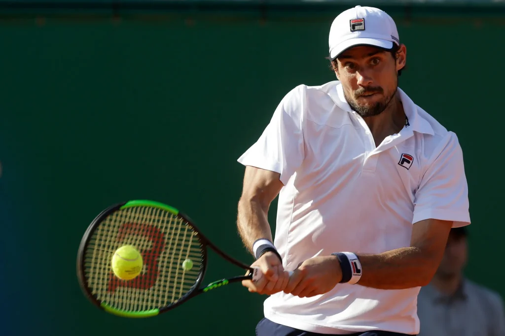 การฝึกเทคนิคเสิร์ฟและวอลเลย์ของนักเทนนิสฝรั่งเศส